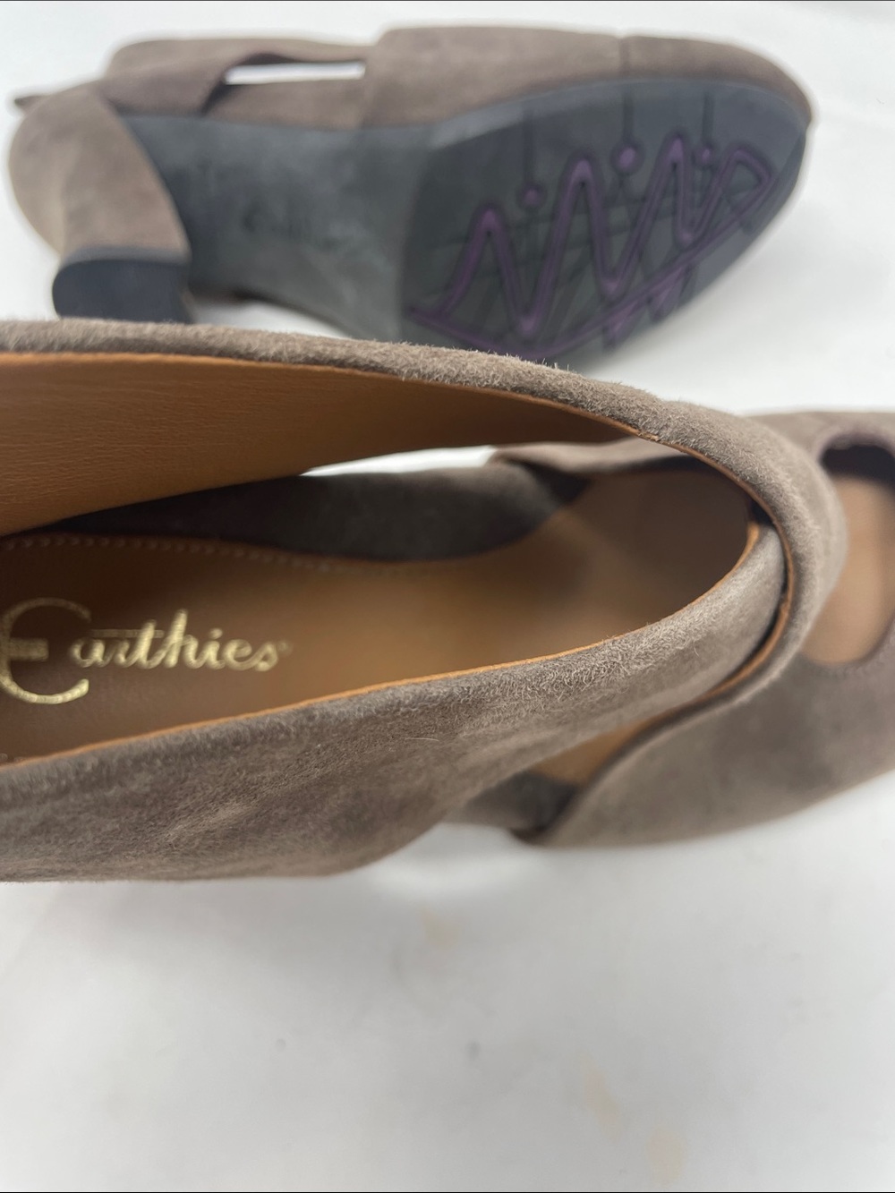 Earthies Taupe Suede Crisscross Peep-Toe Ankle Shoes Size 8 Excellent Condition - Picture 13 of 15